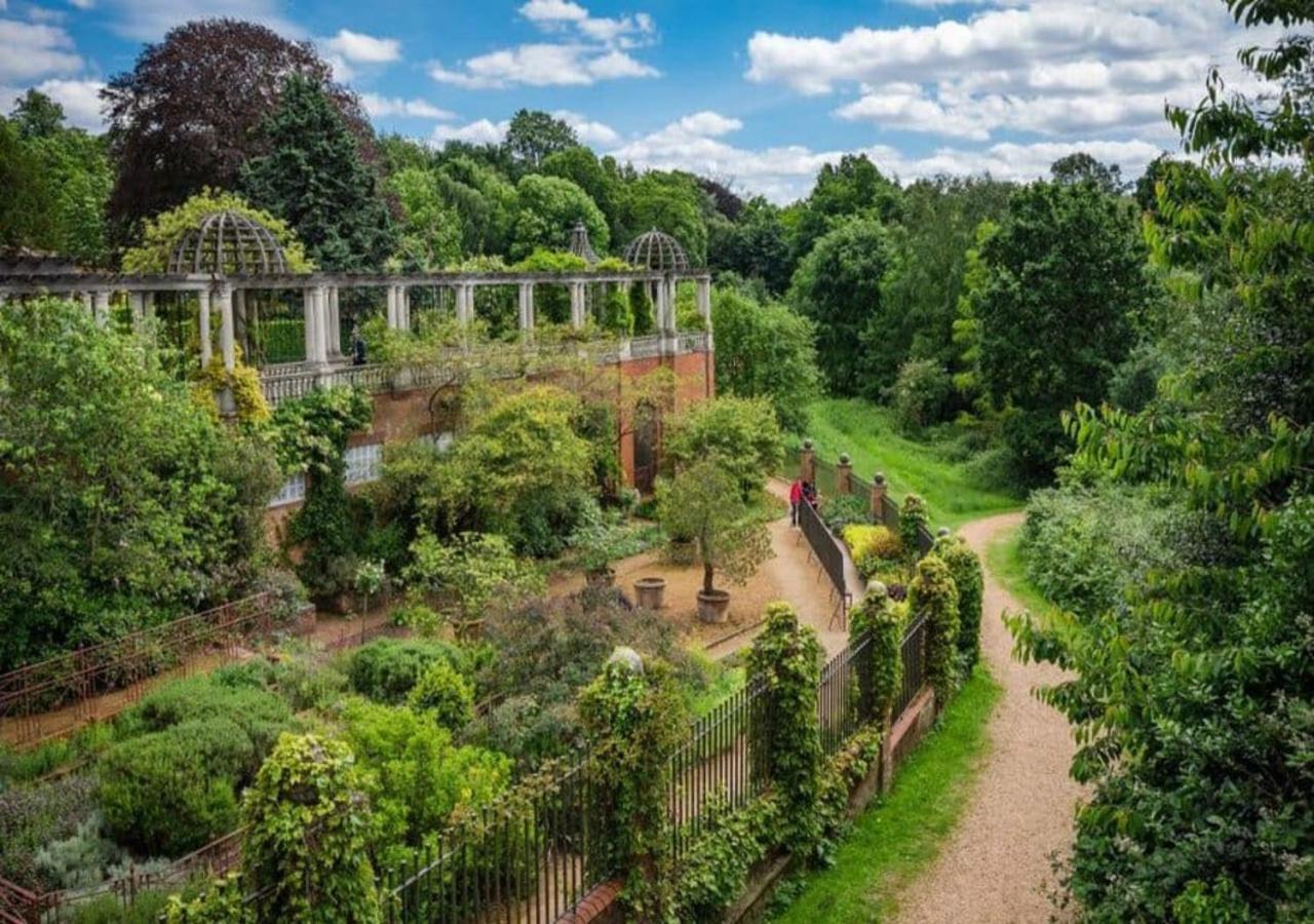 Casa de hóspedes Charming For Students Only, Cricklewood Lane - Sk